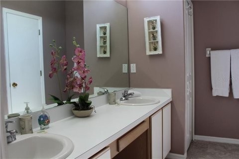 Villa ou maison à louer à Bradenton, Floride: 3 chambres, 184.69 m2 № 213424 - photo 16