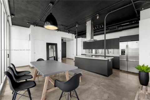 Снять в аренду кондоминиум в Майами-Бич, Флорида 2 спальни, 94.2м2, № 1969592 - фото 6