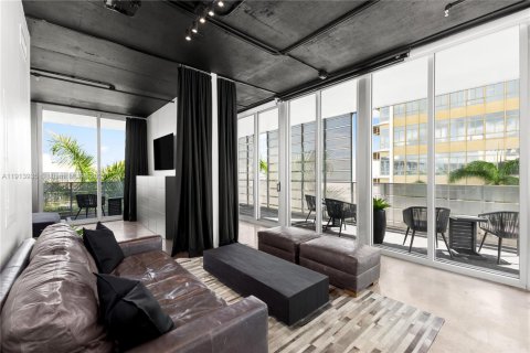 Снять в аренду кондоминиум в Майами-Бич, Флорида 2 спальни, 94.2м2, № 1969592 - фото 8