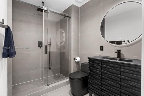 Снять в аренду кондоминиум в Майами-Бич, Флорида 2 спальни, 94.2м2, № 1969592 - фото 24