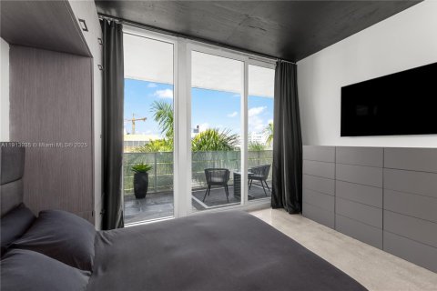 Снять в аренду кондоминиум в Майами-Бич, Флорида 2 спальни, 94.2м2, № 1969592 - фото 20