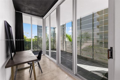 Снять в аренду кондоминиум в Майами-Бич, Флорида 2 спальни, 94.2м2, № 1969592 - фото 14