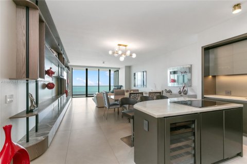 Condo in Sunny Isles Beach, Florida, 4 bedrooms  № 1946035 - photo 9