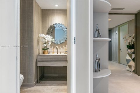 Condo in Sunny Isles Beach, Florida, 4 bedrooms  № 1946035 - photo 26