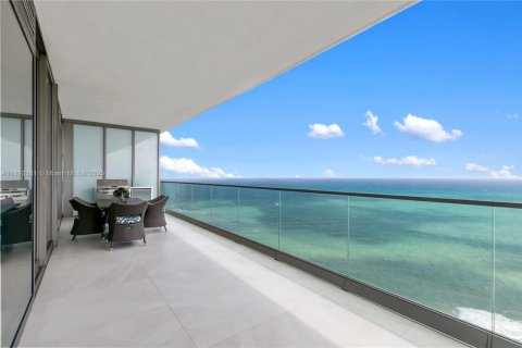 Condo in Sunny Isles Beach, Florida, 4 bedrooms  № 1946035 - photo 2