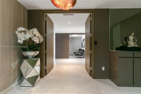 Condo in Sunny Isles Beach, Florida, 4 bedrooms  № 1946035 - photo 27