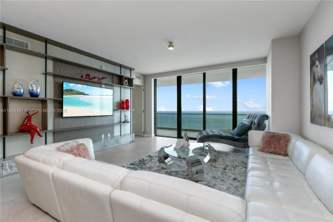 Condo in Sunny Isles Beach, Florida, 4 bedrooms  № 1946035 - photo 8