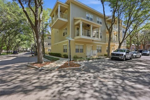 Кондоминиум с 3 комнатами в Гейнсвилл, Флорида № 2226660