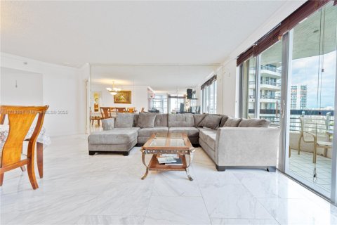 Condominio en venta en Aventura, Florida, 2 dormitorios, 134.43 m2 № 1477050 - foto 3
