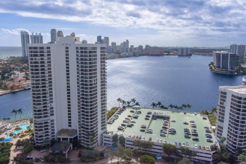 Condominio en venta en Aventura, Florida, 2 dormitorios, 134.43 m2 № 1477050 - foto 29