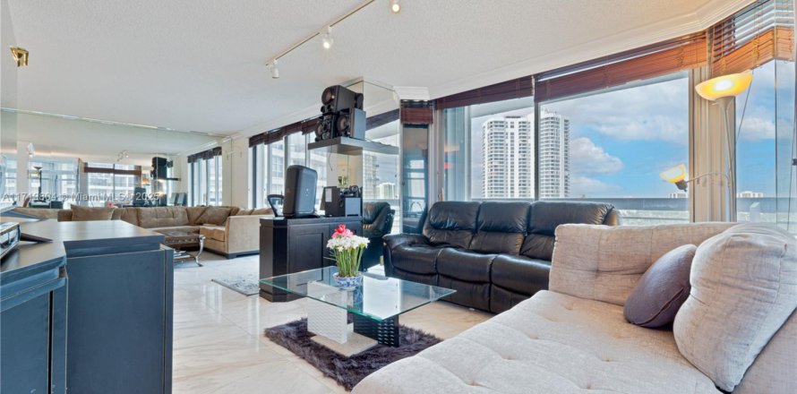 Condominio en Aventura, Florida, 2 dormitorios № 1477050