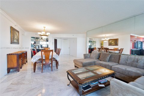 Condominio en venta en Aventura, Florida, 2 dormitorios, 134.43 m2 № 1477050 - foto 2