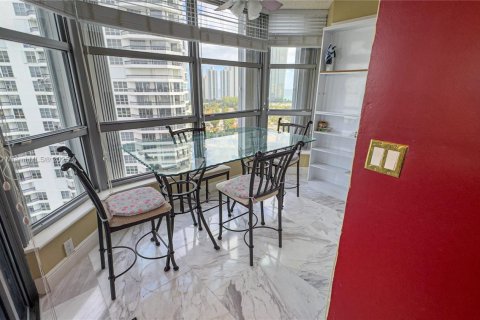 Condominio en venta en Aventura, Florida, 2 dormitorios, 134.43 m2 № 1477050 - foto 9
