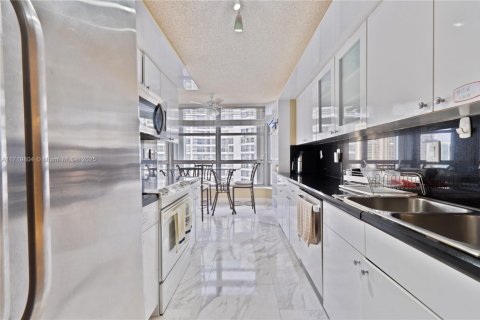 Condominio en venta en Aventura, Florida, 2 dormitorios, 134.43 m2 № 1477050 - foto 7