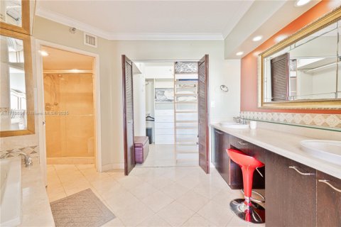Condominio en venta en Aventura, Florida, 2 dormitorios, 134.43 m2 № 1477050 - foto 13