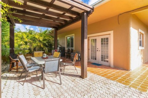 Propiedad comercial en venta en Miami, Florida, 125.42 m2 № 2428476 - foto 20
