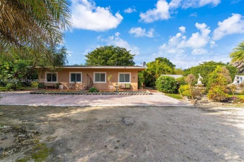Propiedad comercial en venta en Miami, Florida, 125.42 m2 № 2428476 - foto 3