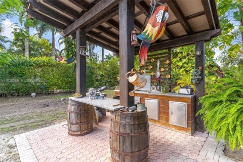 Propiedad comercial en venta en Miami, Florida, 125.42 m2 № 2428476 - foto 10