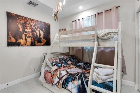 Propiedad comercial en venta en Miami, Florida, 125.42 m2 № 2428476 - foto 17