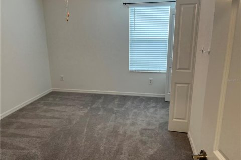 Casa en venta en Zephyrhills, Florida, 6 dormitorios, 308.99 m2 № 2212846 - foto 24