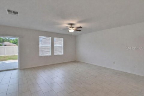 Casa en venta en Zephyrhills, Florida, 6 dormitorios, 308.99 m2 № 2212846 - foto 14