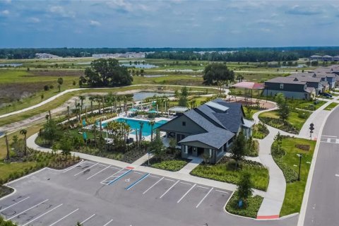 Casa en venta en Zephyrhills, Florida, 6 dormitorios, 308.99 m2 № 2212846 - foto 6