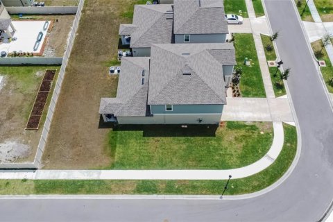 Casa en venta en Zephyrhills, Florida, 6 dormitorios, 308.99 m2 № 2212846 - foto 4