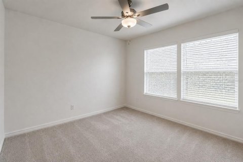 Casa en venta en Zephyrhills, Florida, 6 dormitorios, 308.99 m2 № 2212846 - foto 9