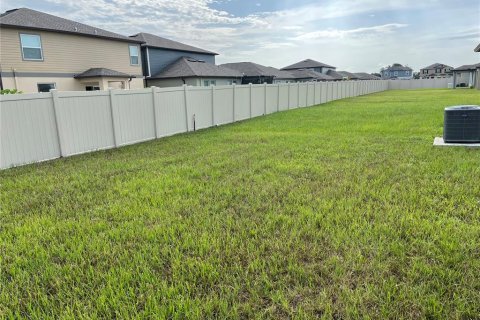 Casa en venta en Zephyrhills, Florida, 6 dormitorios, 308.99 m2 № 2212846 - foto 29