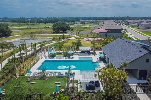 Casa en venta en Zephyrhills, Florida, 6 dormitorios, 308.99 m2 № 2212846 - foto 5