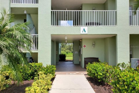 Condo in Punta Gorda, Florida, 3 bedrooms  № 1905717 - photo 1