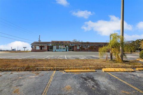 Propiedad comercial en venta en Lake Wales, Florida, 635.73 m2 № 2157091 - foto 25