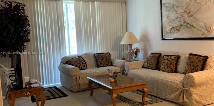 Condominio en Miami, Florida, 1 dormitorio № 1741321
