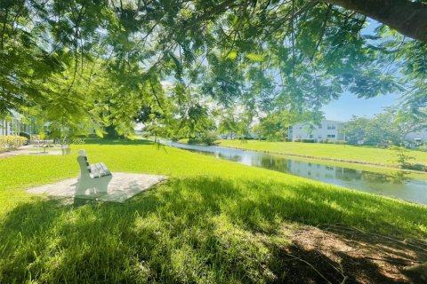 Condo in Deerfield Beach, Florida, 1 bedroom  № 1848311 - photo 12