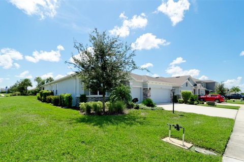 House in Bradenton, Florida 4 bedrooms, 258.92 sq.m. № 2306386 - photo 4