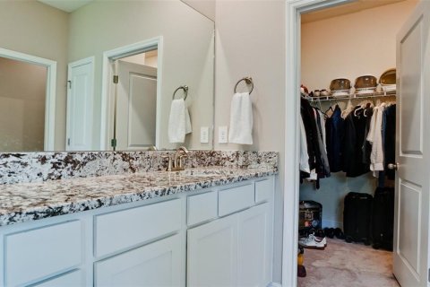 House in Bradenton, Florida 4 bedrooms, 258.92 sq.m. № 2306386 - photo 19