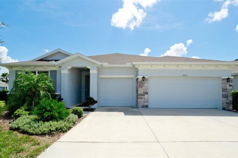 House in Bradenton, Florida 4 bedrooms, 258.92 sq.m. № 2306386 - photo 2