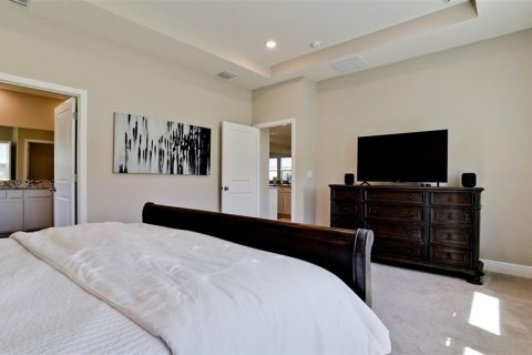 House in Bradenton, Florida 4 bedrooms, 258.92 sq.m. № 2306386 - photo 15