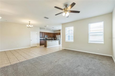 House in Wesley Chapel, Florida 4 bedrooms, 206.06 sq.m. № 1773597 - photo 8