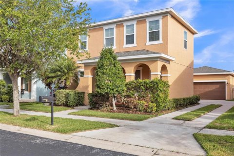 House in Wesley Chapel, Florida 4 bedrooms, 206.06 sq.m. № 1773597 - photo 2
