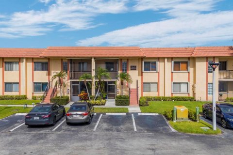 Copropriété à vendre à Weston, Floride: 2 chambres, 114.36 m2 № 2146215 - photo 2