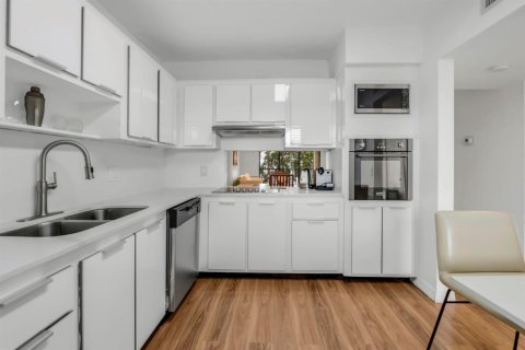 Copropriété à vendre à Weston, Floride: 2 chambres, 114.36 m2 № 2146215 - photo 5