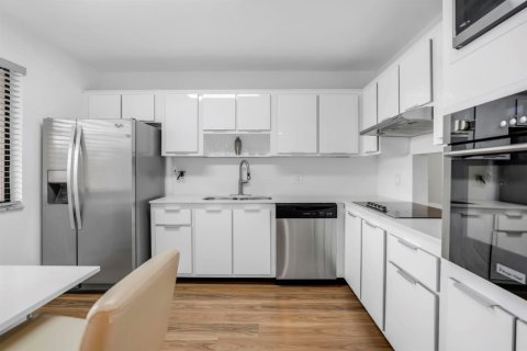 Copropriété à vendre à Weston, Floride: 2 chambres, 114.36 m2 № 2146215 - photo 3