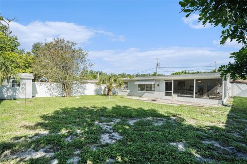 House in Port Richey, Florida 3 bedrooms, 102.84 sq.m. № 1907347 - photo 27