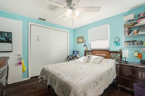 House in Port Richey, Florida 3 bedrooms, 102.84 sq.m. № 1907347 - photo 20