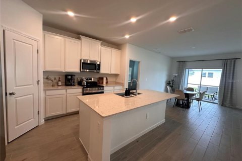 House in Ocala, Florida 3 bedrooms, 143.81 sq.m. № 1915213 - photo 9