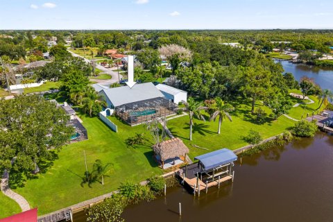 Villa ou maison à Port St. Lucie, Floride 4 chambres, 262.45 m2 № 2336774
