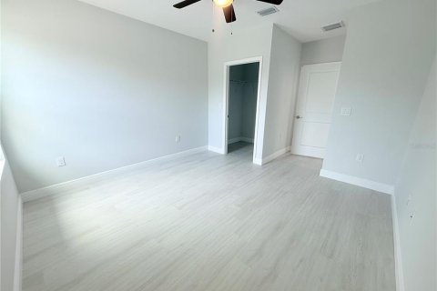 Apartment in Englewood, Florida 3 bedrooms, 108.14 sq.m. № 2208498 - photo 8