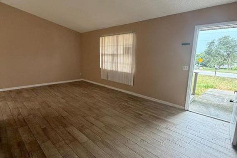 Casa en venta en Deltona, Florida, 3 dormitorios, 121.14 m2 № 2287394 - foto 12
