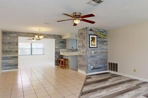 Casa en venta en Beverly Hills, Florida, 2 dormitorios, 156.63 m2 № 1824583 - foto 4